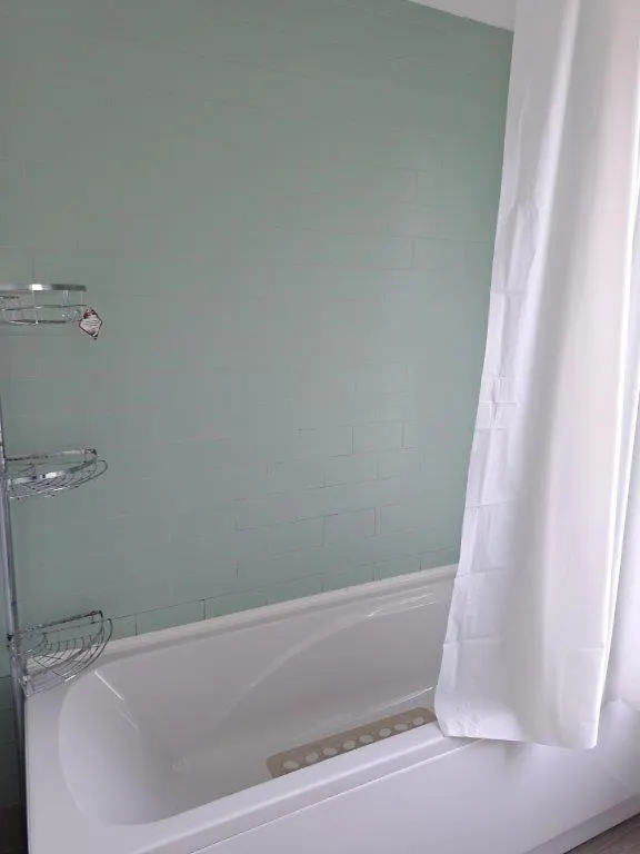 Single Room Near London Seven Kings Train Station Homestay szállás